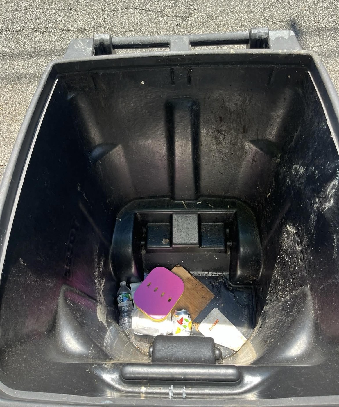 A trash can before cleaning